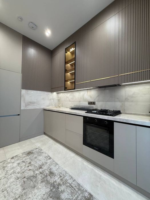 Продам ЖК Инфинити на Ц-1