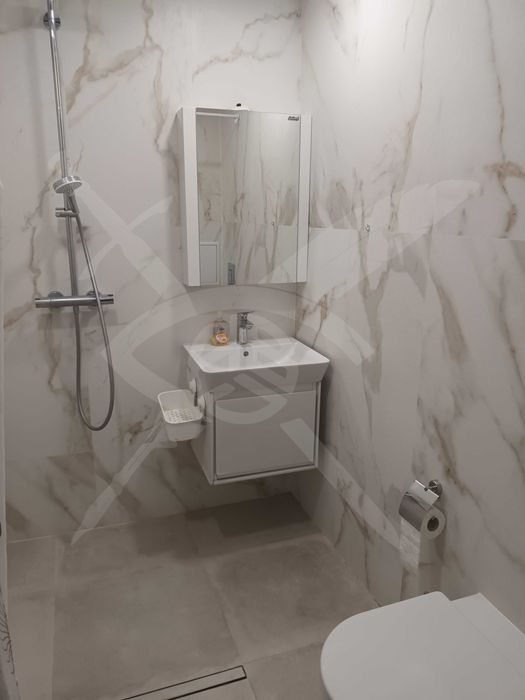 Продава се Двустаен апартамент в Пловдив, Център - 76 кв.м за 2303 €/кв.м - Снимка #4