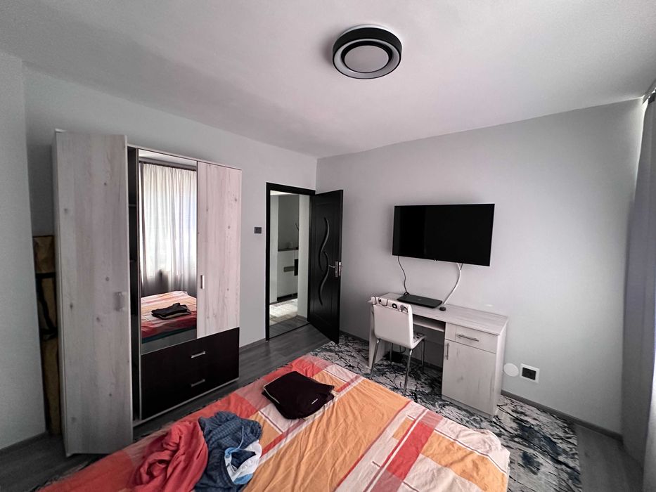 De vanzare apartament cu trei camere DROBETA TURNU SEVERIN