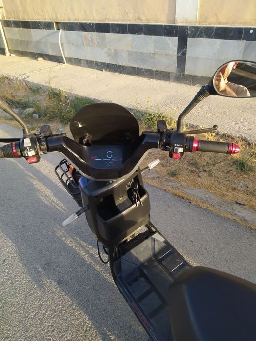 Elektroskuter sotiladi yangi kop minilmagan