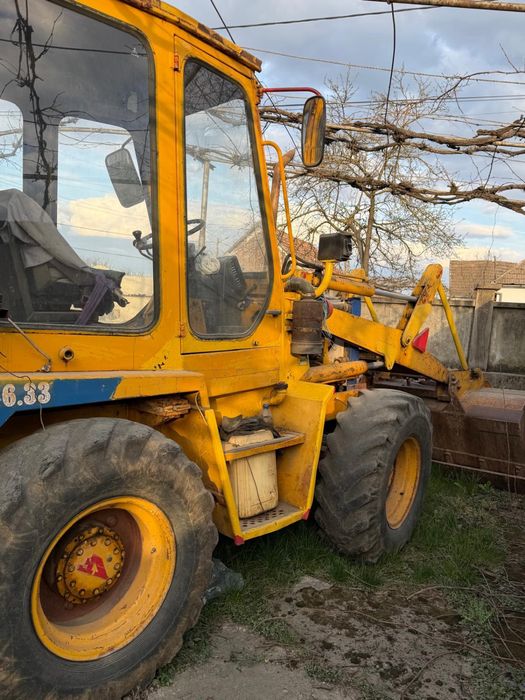 Vând BuldoExcavator Venieri