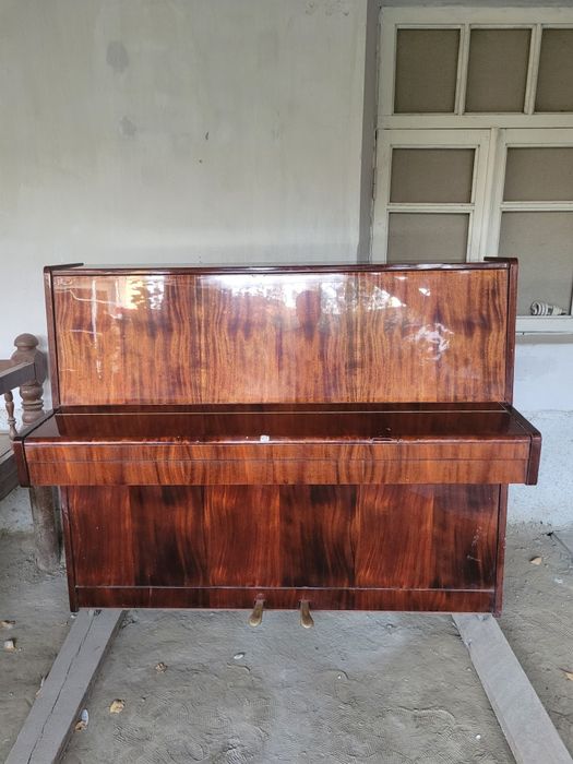 Pianino "Belarus" sotiladi, ko'p ishlatilmagan