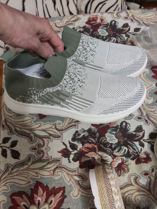 Продам 39 размер . Женские.