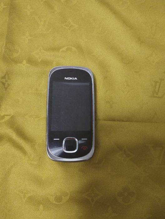 Assalom alekum Telefon Sotiladi Original Nokia 7230