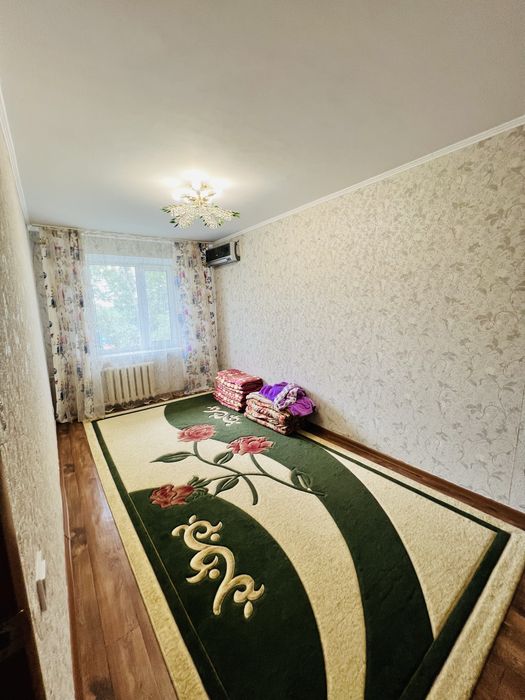 Продам 3 ком кв 69 м2 в районе универмага