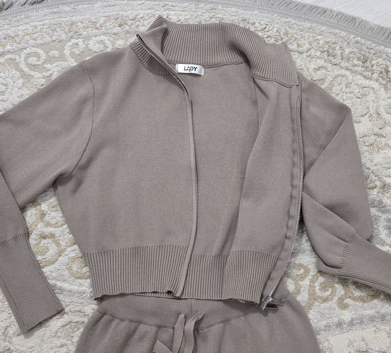 Костюм женский двойка машинная вязка размер 44-46 новый