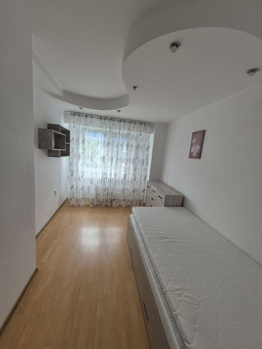 Chirie ap 3 camere,  et 2, cruce bazar, 380 E
