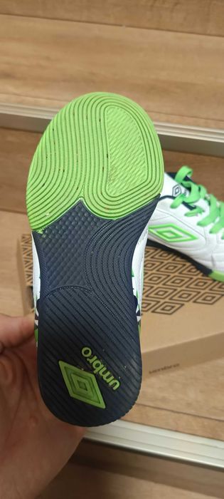 Детски футболни обувки UMBRO N 28