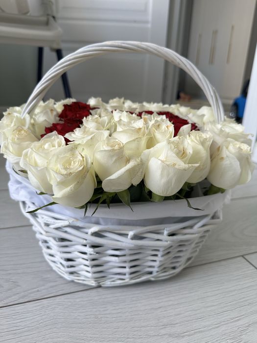 Букет цветов с корзиной