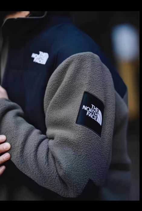 Продам Флисовую кофту The North Face