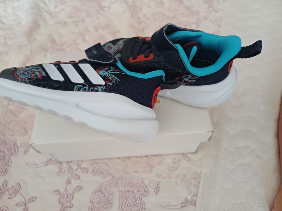 Adidas  marvel маратонки