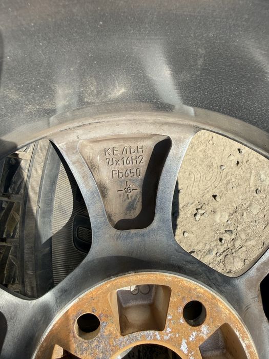 Продам зимнии шины с дисками