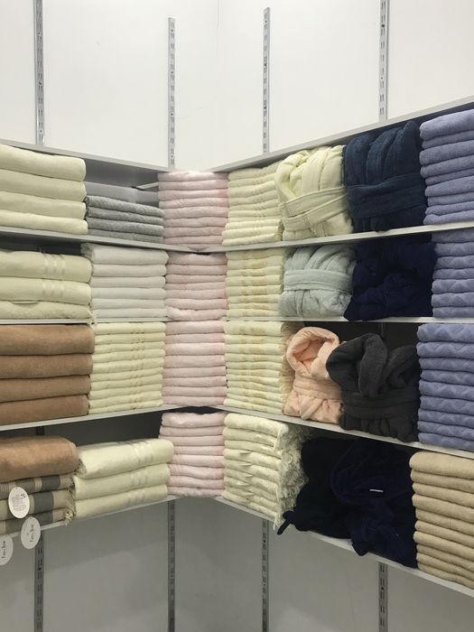 Optom kiloli sochiqlar spalniy uchun pokrival va banniy xalatlar bor