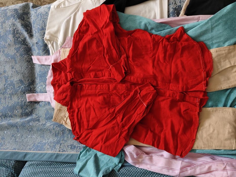 Отдам даром женскую одежду