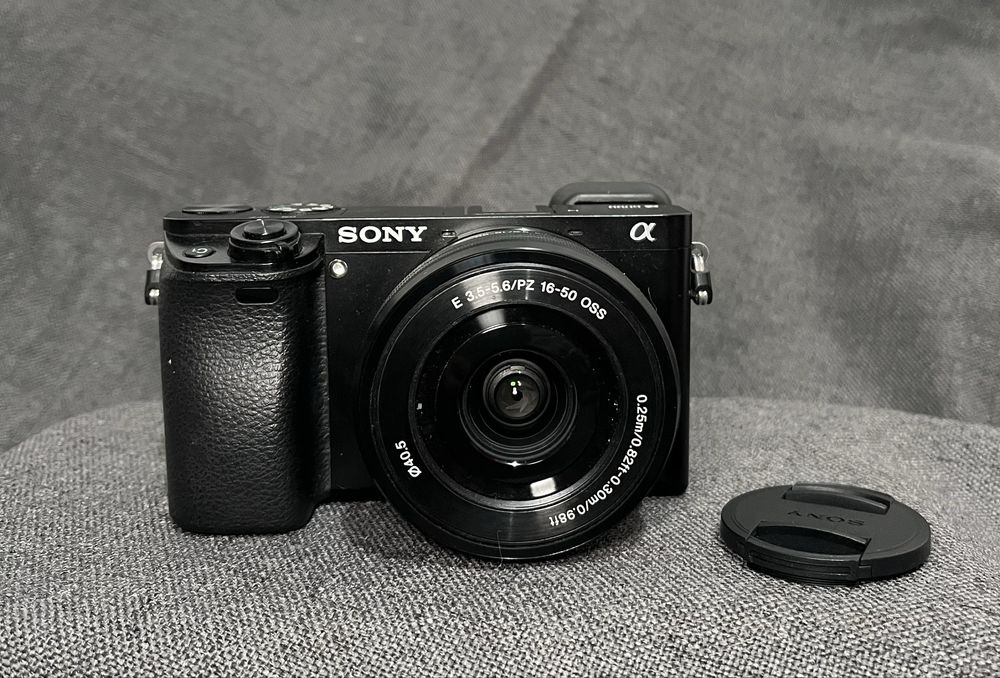 Aparat foto Sony A6000