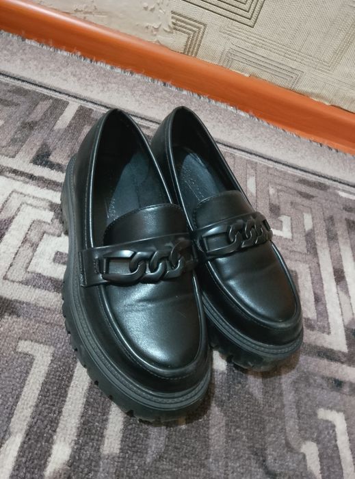 Продам лоферы новые