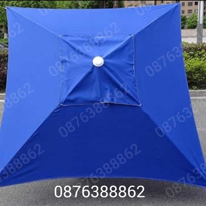 Голям квадратен чадър 230см.х230см., с клапа за стабилност при вятър