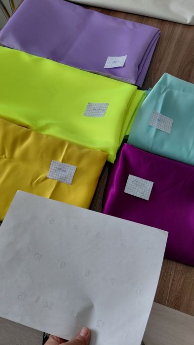 Мата , тафта әр түрлі түс.