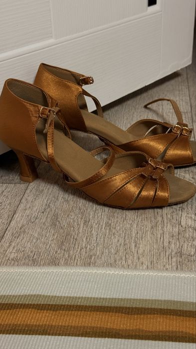 Танцевальные туфли