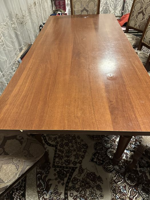 Srocna sotiladi stol stul