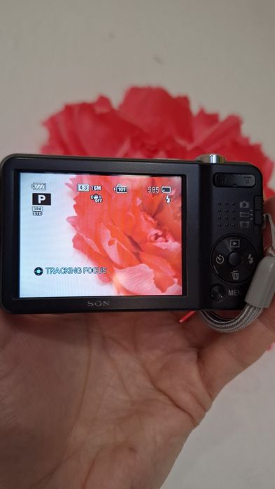 Компактен дигитален фотоапарат камера SONY Cybershot DSC-W710