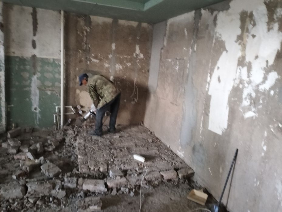 Демонтаж стен перегородок и кафеля уборка вывоз мусора