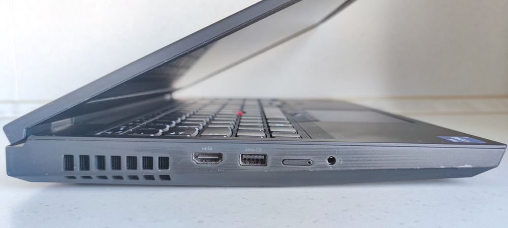Lenovo ThinkPad P15 Gen 2 (i7-11800H | 32GB RAM | 1TB SSD)