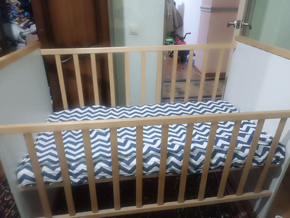 Продам детскую кроватку