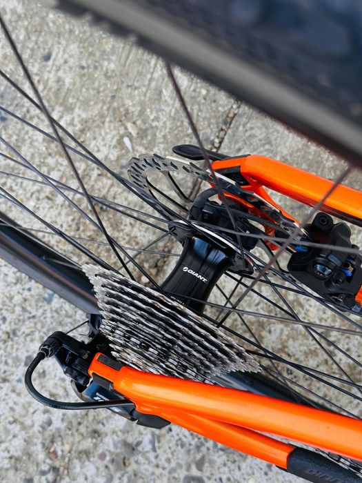 Vand cursiere GIANT și B-Twin Triban500