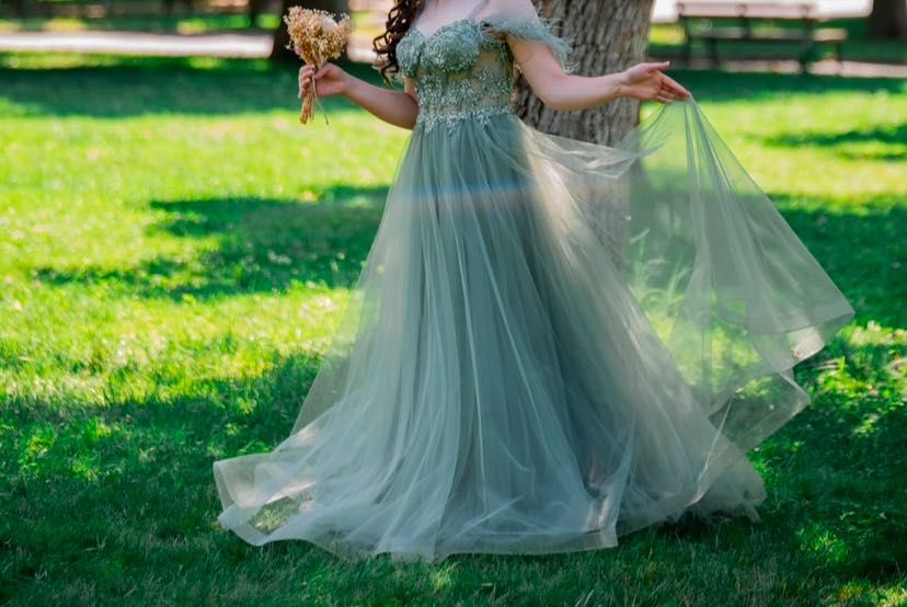 Бална официална зелена рокля