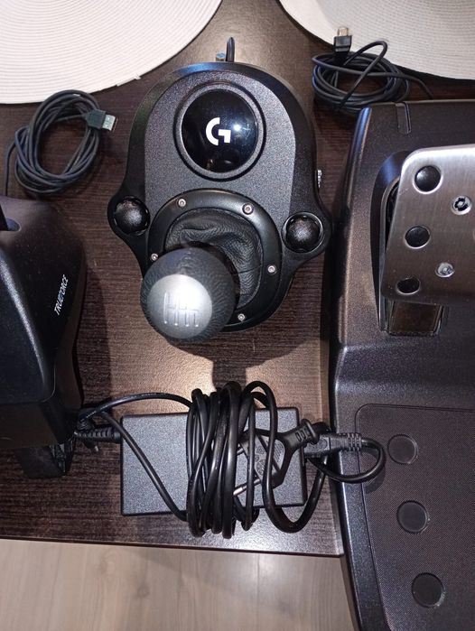 Volan logitech g923 cu schimbator