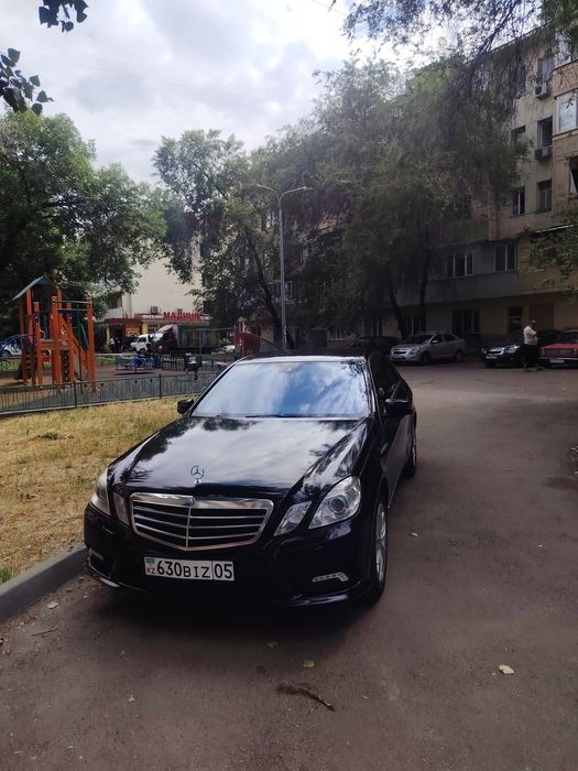 Mercedes benz w212