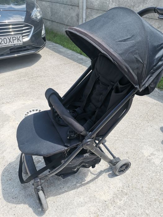 Carucior usor si compact Hauck