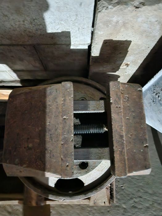 Тиски большие станочные