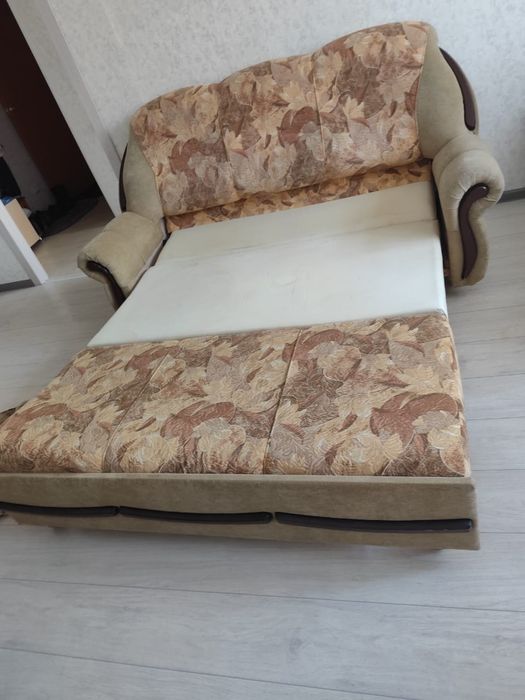 Продам диваны 3 2 1