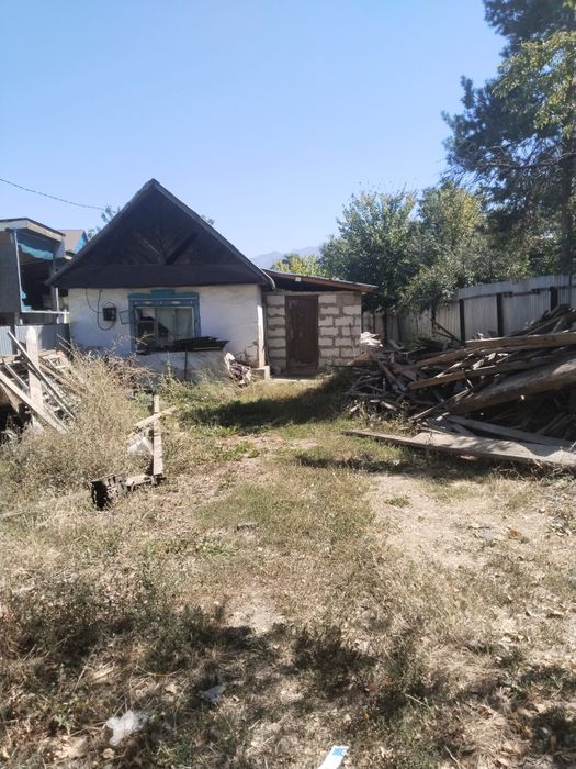 Продам дом,в центре рядом базар