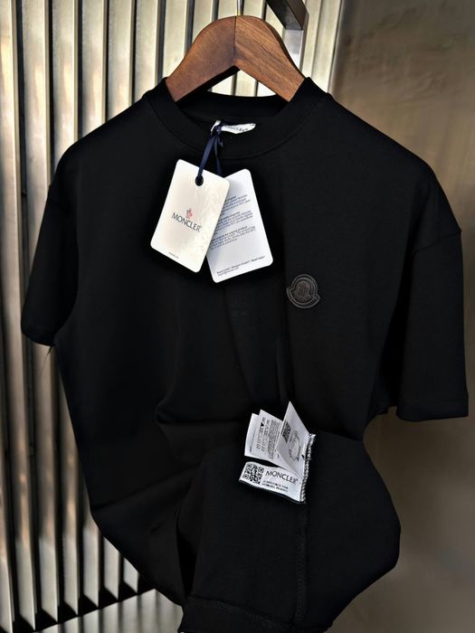 Tricou Mon. Calitate luxury.Model superb. Toate mărimile disponibile