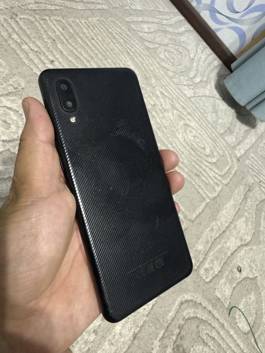 Samsung A02 rangi qora hamma joyi ishlidi aybi yòq