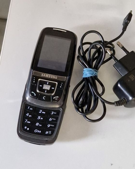Telefon Samsung D600 cu încărcător original