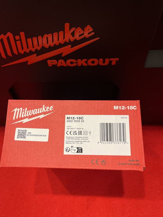 Зарядное устройства от Milwawkee