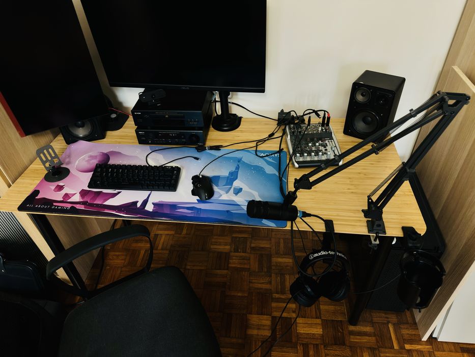 Masa Ikea cu picioare reglabile