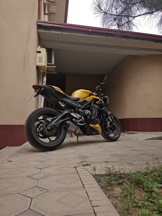 2023 Triumph Street Triple RS