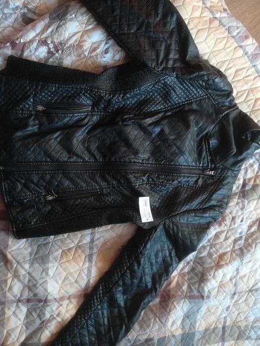 Ново дамско кожено яке