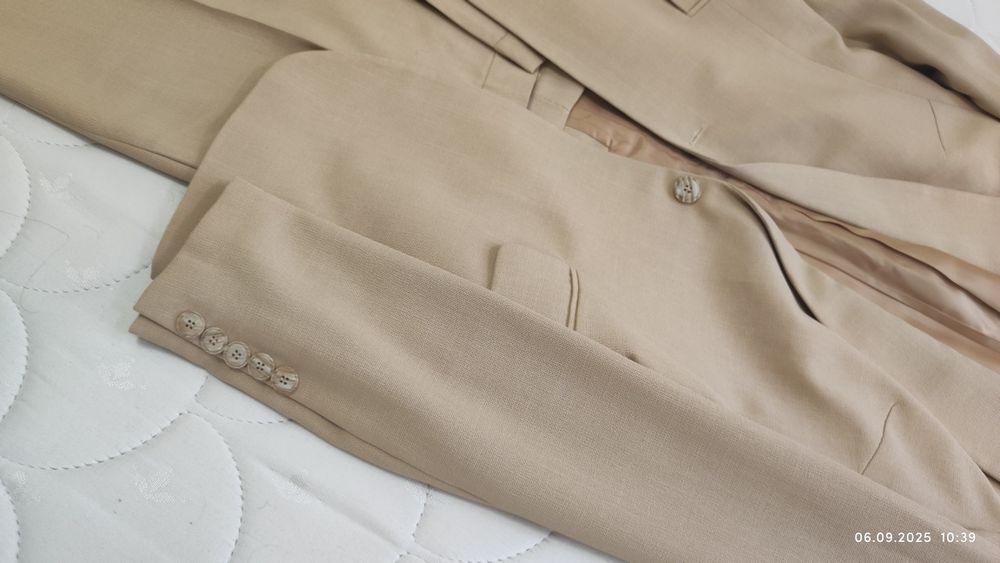 Новый Брючный костюм, приталенный  пиджак