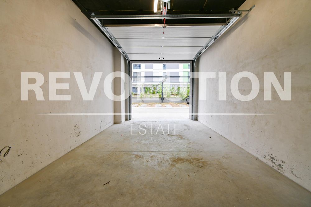 Дава се под наем Гараж / Паркомясто в София, Връбница 2 - 27 кв.м за 125 € - Снимка #1