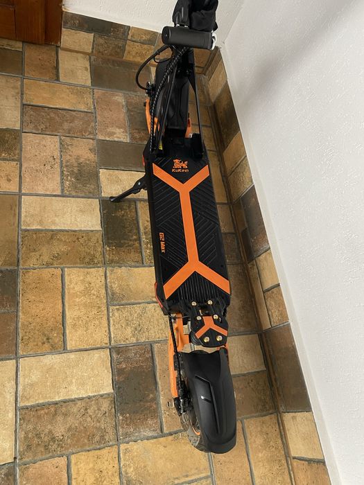 Tritineta G2 MAX se vinde cu toate accesorile.