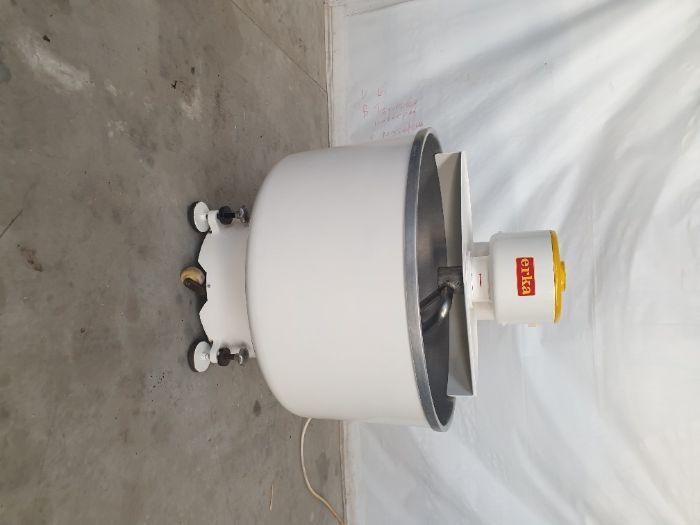 Продавам немска спирална двускоростна тестомесачка Erka 240литра