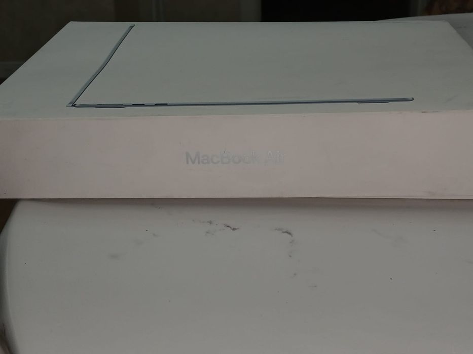 MacBook air 13 m4, 16/256