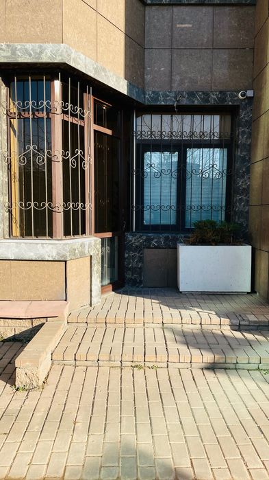 Отдам вазон из бетона