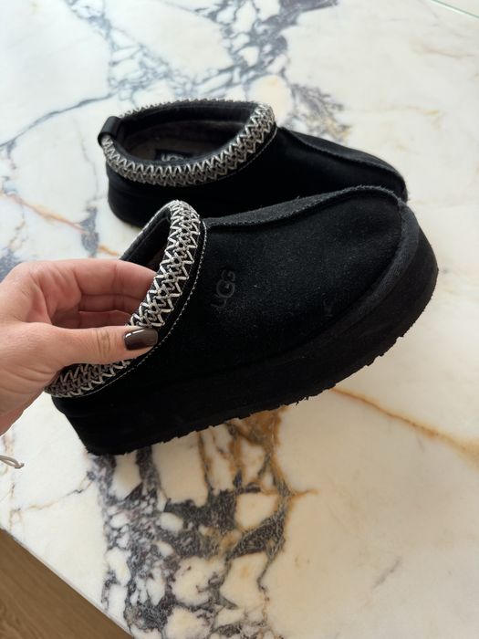 Ниски ботуши UGG TAZZ II